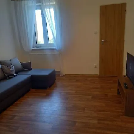 Zastavka V Lazenskem Trojuhelniku 4