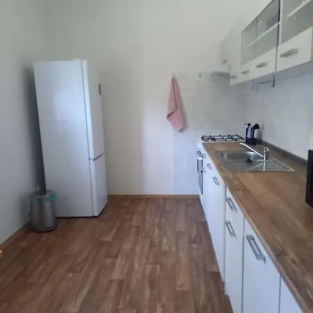 Zastavka V Lazenskem Trojuhelniku 4